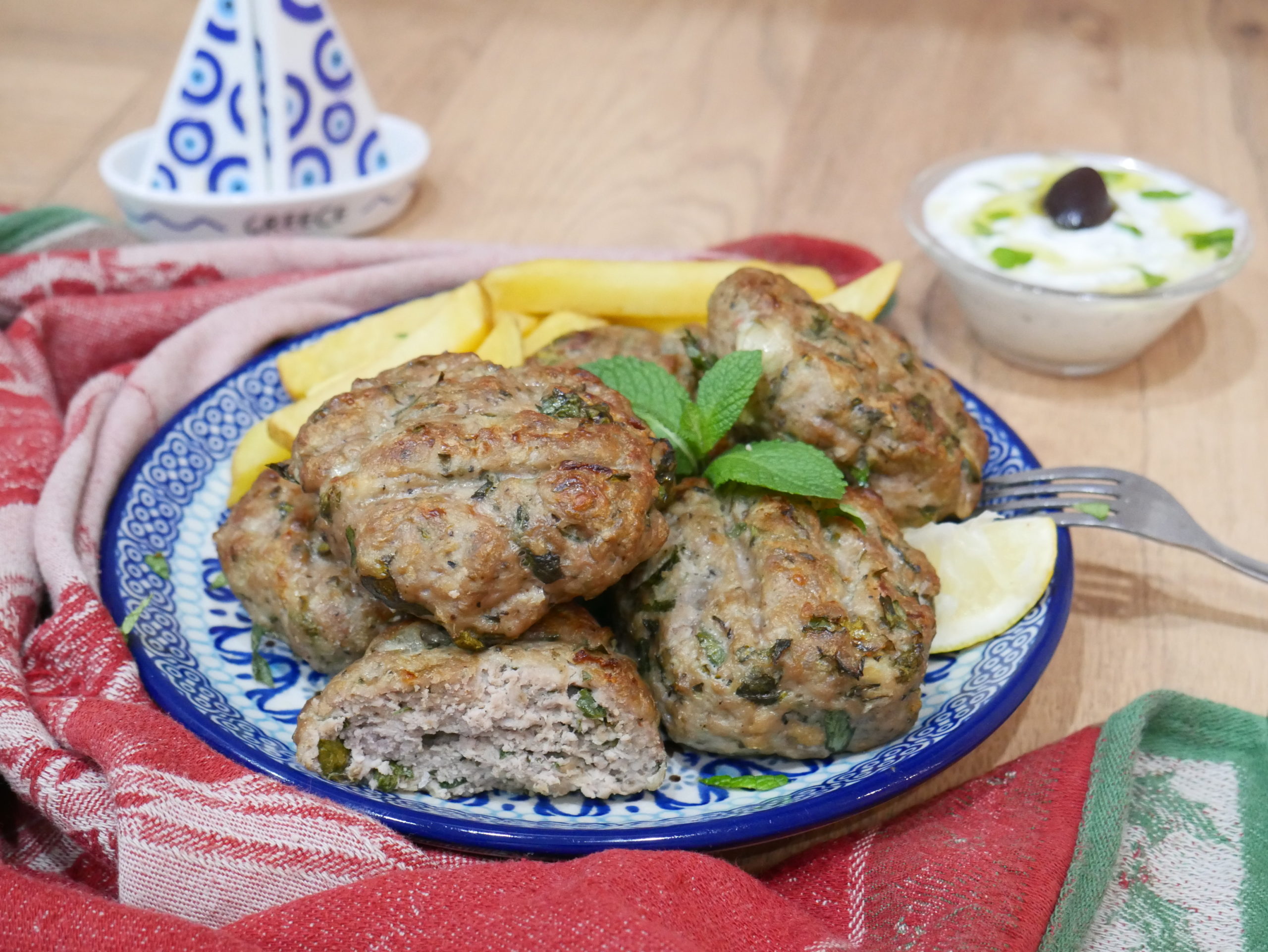 BIFTEKI CUISINE A LA GRECQUE 1 (4) bifteki