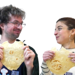 CUISINE_A_LA_GRECQUE_PAIN_PITA_EXPRESS_XIO_NIXES__10_-removebg-preview