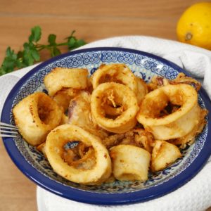 CALAMARS FRITS CUISINE A LA GRECQUE